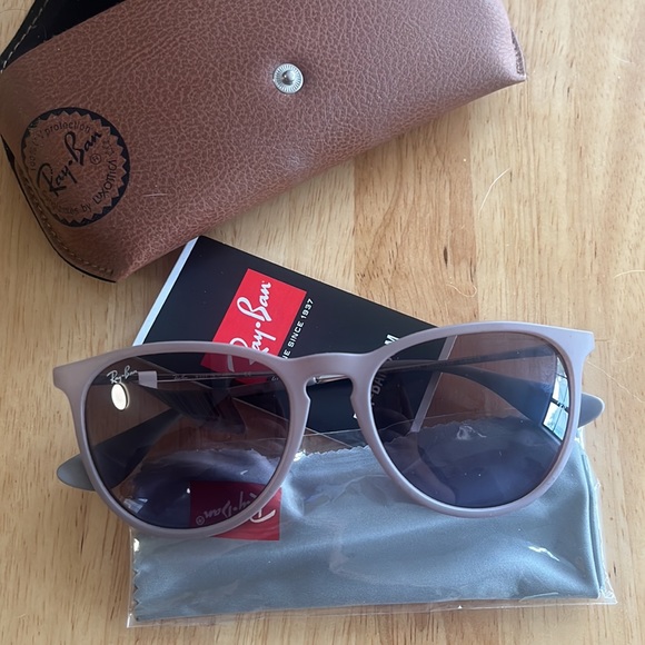 Tan Raybans - Picture 3 of 3